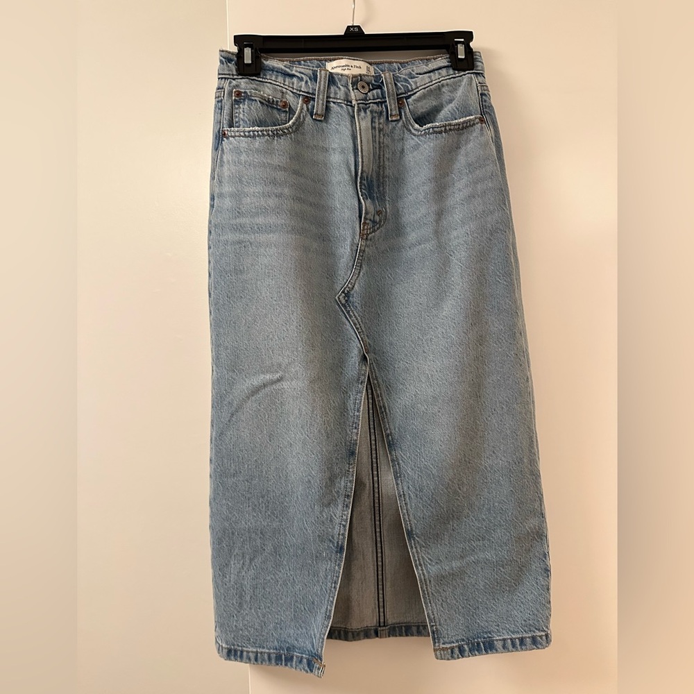 Abercrombie & Fitch Denim Midi Skirt